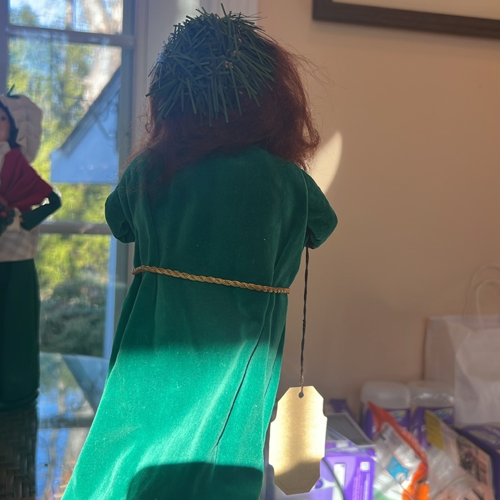 Byer’s Caroler Ghost of Christmas Present - Picture 5 of 5